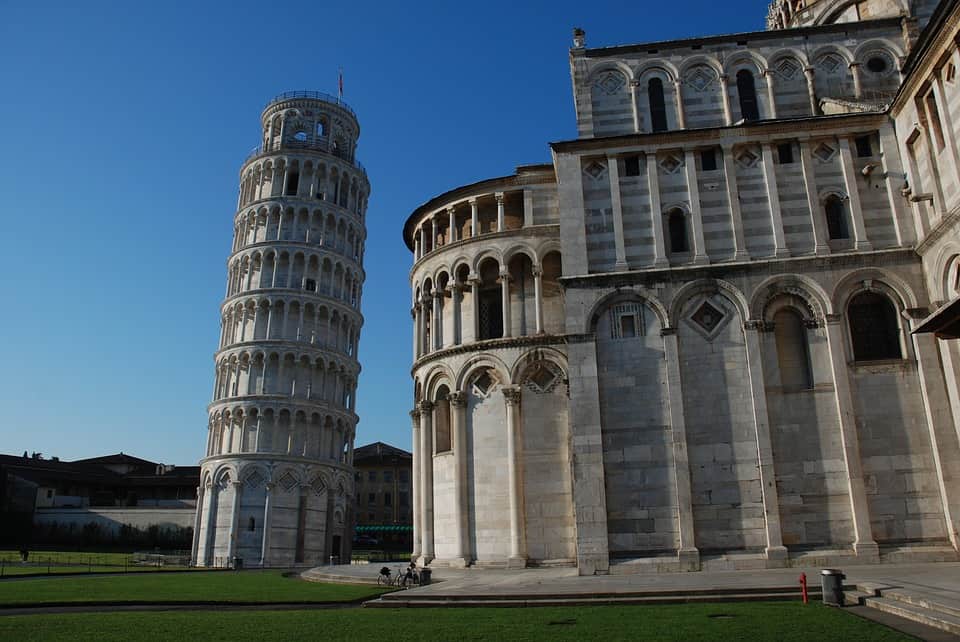 pisa tower italy on a budget