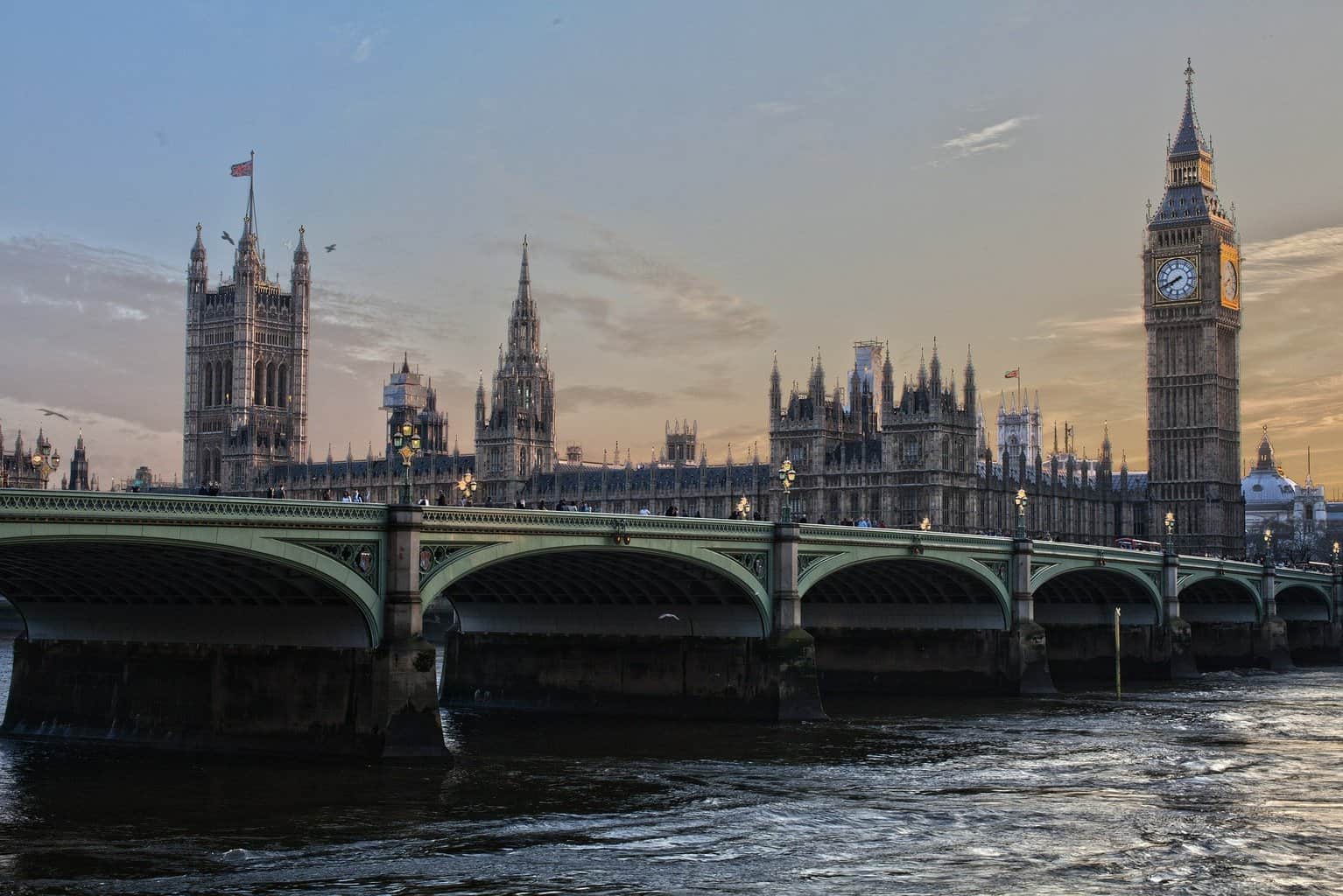 How to visit London on a budget?