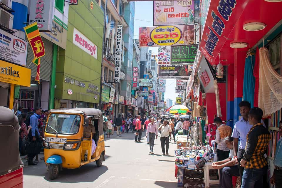 18 Reasons why you should stop thinking about it and visit Sri Lanka today 3 colombo streets
