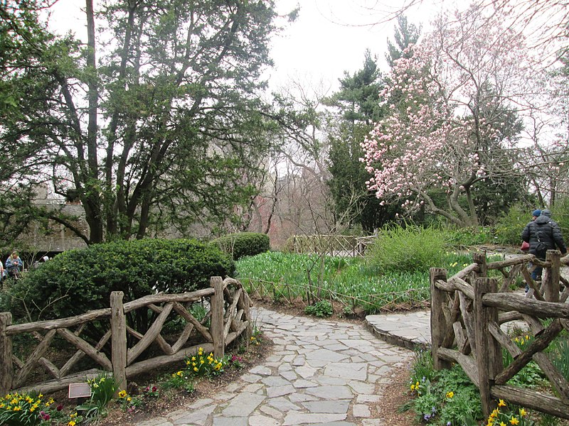 20 Awesome Things To Do Alone In NYC- New York For Solo Travelers 2 Shakespear garden nyc