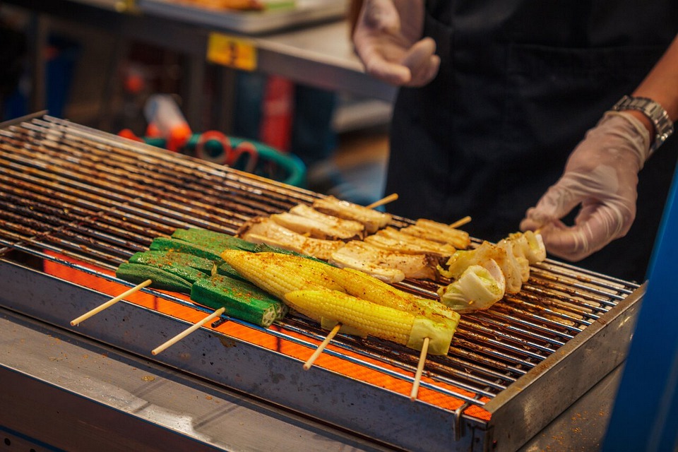 17 Exciting Chiang Mai night markets + a handful of shopping tips 20 thai street food
