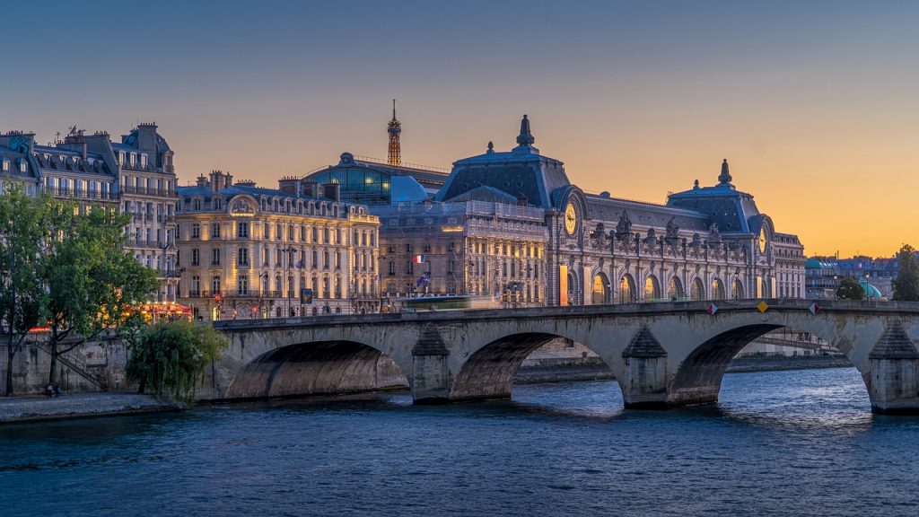 non-touristy things to do in paris