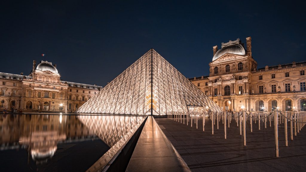 Louvre 24 hours in paris